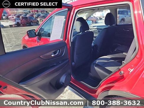 Certified 2017 Nissan Rogue SV w/ SV Premium Package image 24