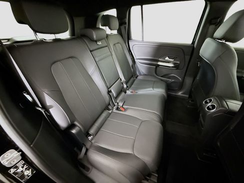 Used 2024 Mercedes-Benz GLB 250 4MATIC image 25