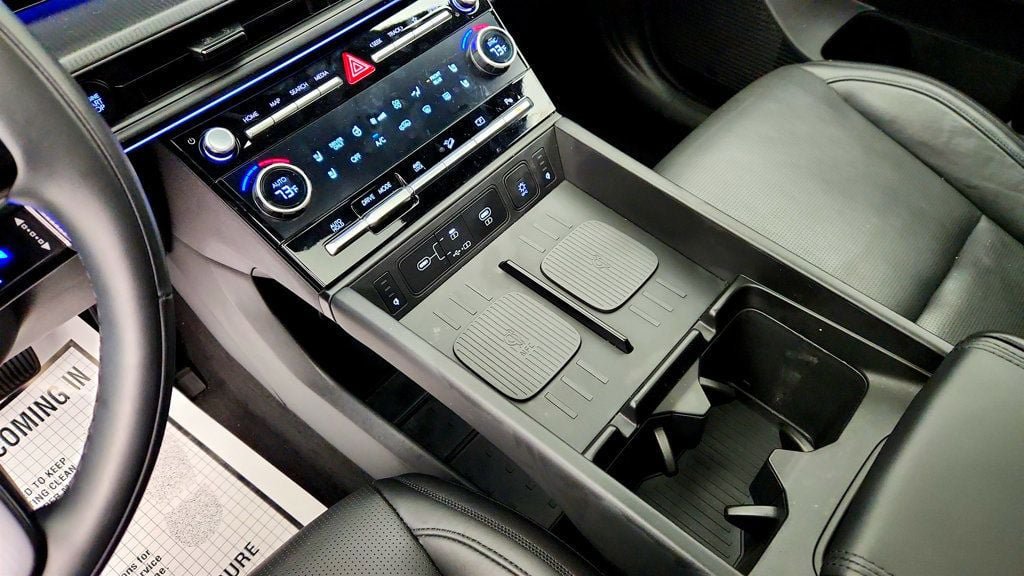 Used 2025 Hyundai Santa Fe Calligraphy AWD/4WD image 16