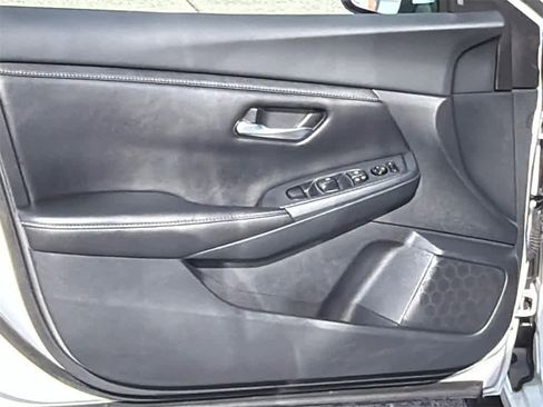 Used 2022 Nissan Sentra SV image 11