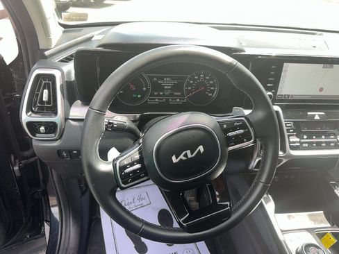 Used 2023 Kia Sorento EX AWD/4WD image 13