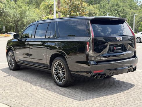 Used 2023 Cadillac Escalade ESV V AWD/4WD image 13