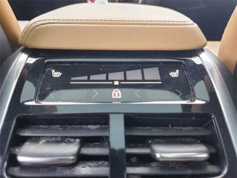 Certified 2023 Volvo XC60 B5 Ultimate w/ Climate Package image 32