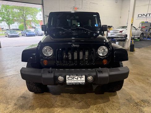Used 2013 Jeep Wrangler Unlimited Rubicon w/ Connectivity Group AWD/4WD image 2