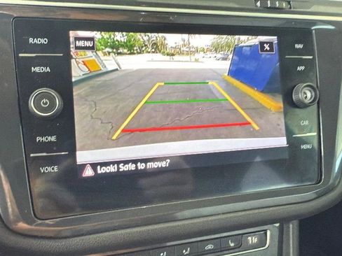 Used 2020 Volkswagen Tiguan SEL image 23