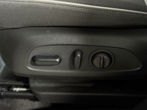 Used 2023 Chevrolet TrailBlazer LT w/ Convenience Package image 25