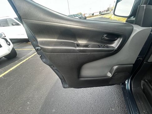 Used 2019 Nissan NV200 SV w/ Navigation Package image 10