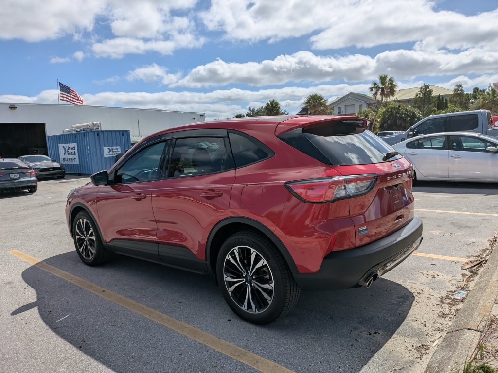 Certified 2022 Ford Escape SE w/ SE Sport Appearance Package FWD image 11