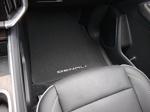 Used 2024 GMC Acadia Denali w/ Super Cruise Package image 30