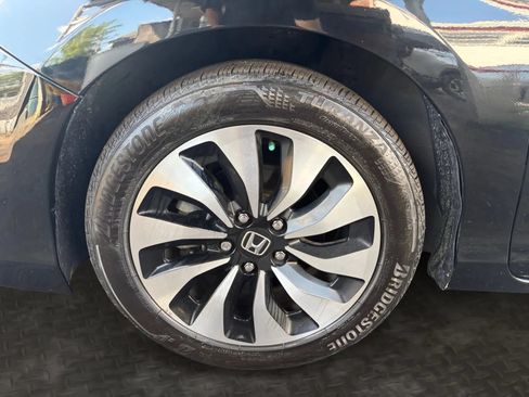 Used 2017 Honda Accord Hybrid Sedan image 33