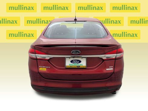 Used 2018 Ford Fusion SE w/ Equipment Group 201A FWD image 27