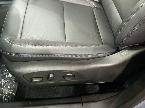 New 2026 Chevrolet Equinox EV LT FWD image 20
