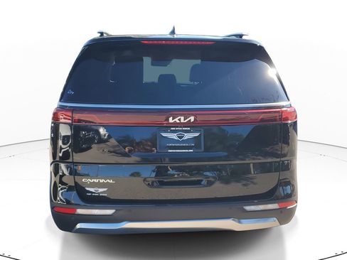 Used 2024 Kia Carnival SX Prestige image 5
