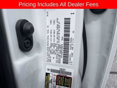 Used 2025 Toyota Tundra SR5 w/ SR5 Premium Package AWD/4WD image 37