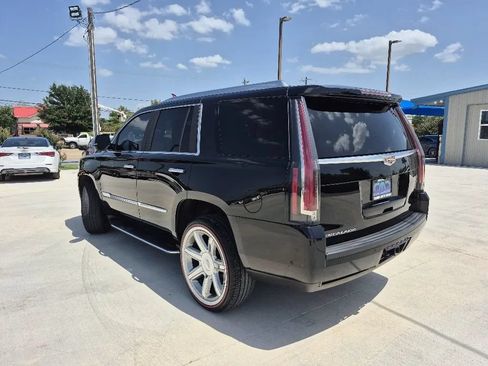 Used 2018 Cadillac Escalade Luxury RWD image 8