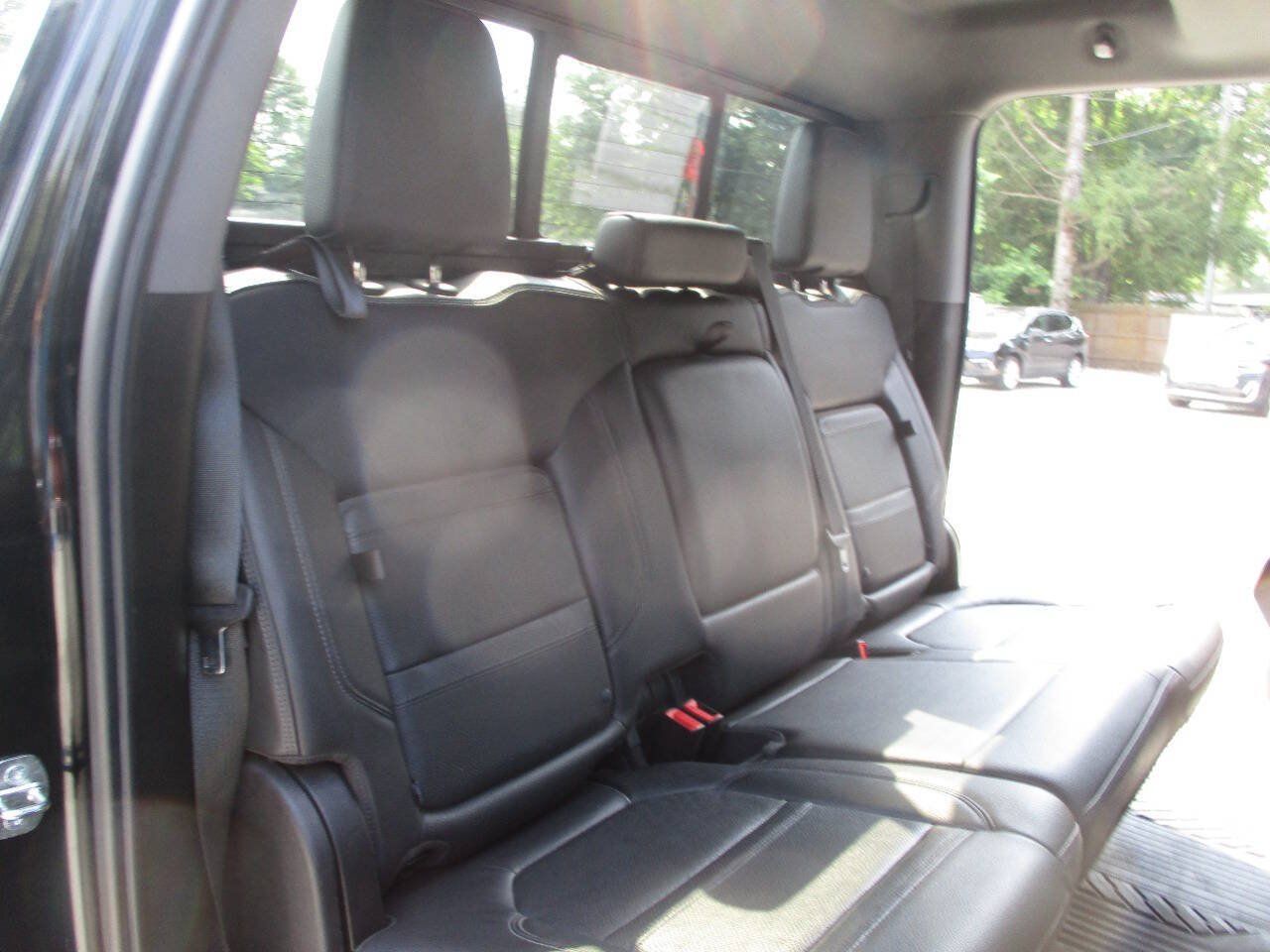 Used 2022 GMC Sierra 3500 Denali w/ Denali Ultimate Package AWD/4WD image 34