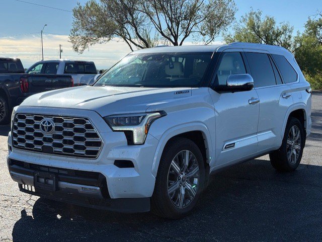 Used 2023 Toyota Sequoia Capstone AWD/4WD image 1