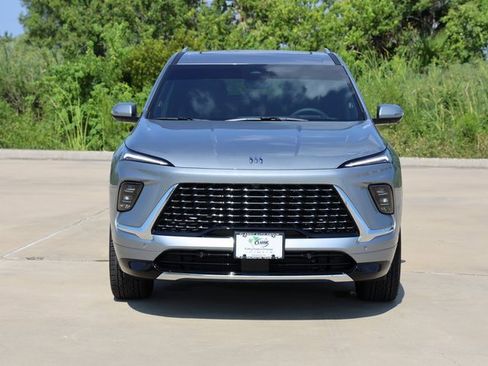 New 2026 Buick Enclave Avenir w/ Super Cruise Package image 2