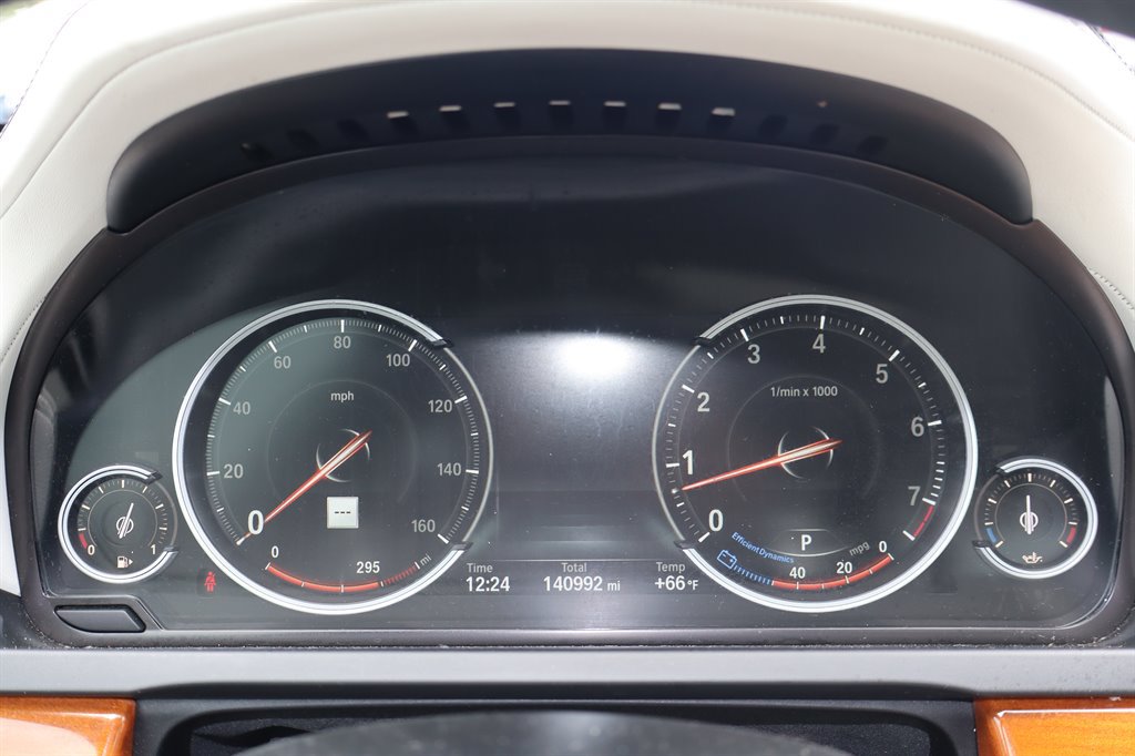 Used 2015 BMW 750Li RWD image 19