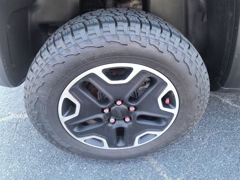 Used 2015 Jeep Renegade Trailhawk w/ Trailer Tow Group AWD/4WD image 11