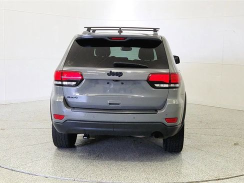 Used 2019 Jeep Grand Cherokee Laredo AWD/4WD image 6
