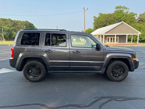 Used 2017 Jeep Patriot Sport w/ Power Value Group image 9