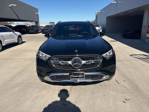 Used 2025 Mercedes-Benz GLC 300 4MATIC image 2