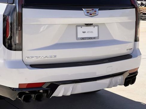 Used 2024 Cadillac Escalade V image 7
