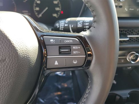 Certified 2023 Honda HR-V EX-L image 24