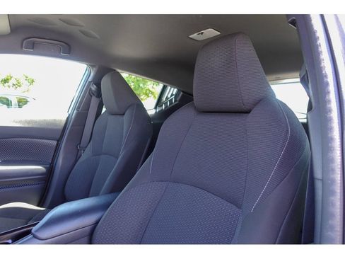Used 2019 Toyota C-HR XLE FWD image 11