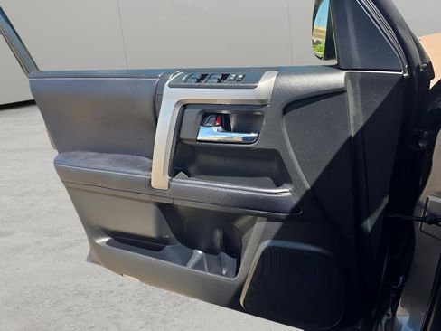 Used 2018 Toyota 4Runner SR5 Premium AWD/4WD image 14