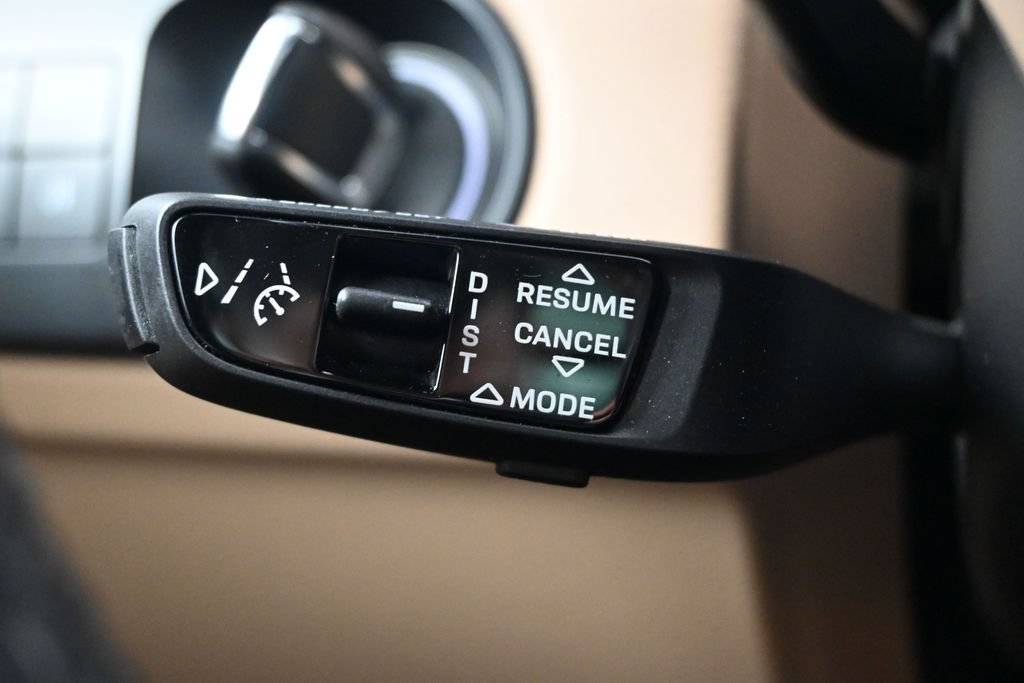 Certified 2022 Porsche Cayenne AWD/4WD image 22
