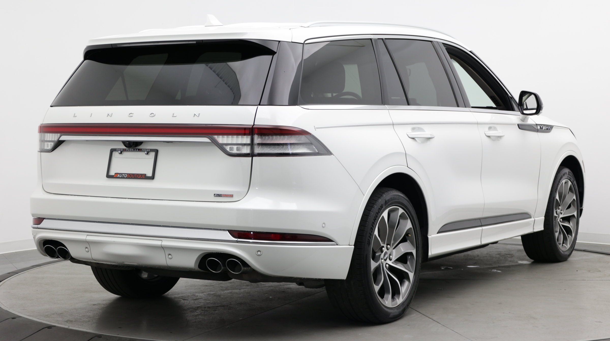 Used 2022 Lincoln Aviator Grand Touring w/ Equipment Group 301A AWD/4WD image 10
