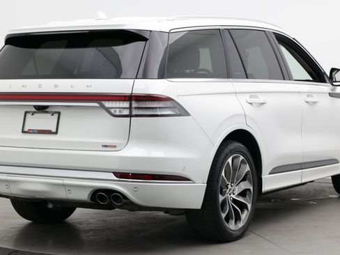 Used 2022 Lincoln Aviator Grand Touring w/ Equipment Group 301A AWD/4WD image 10
