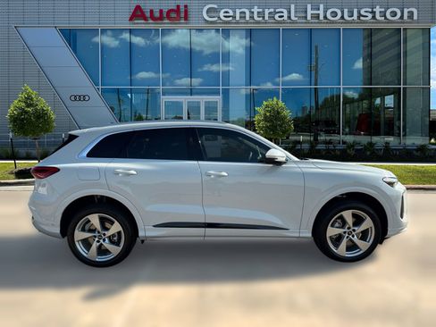 New 2025 Audi Q5 Premium Plus w/ Premium Plus image 8