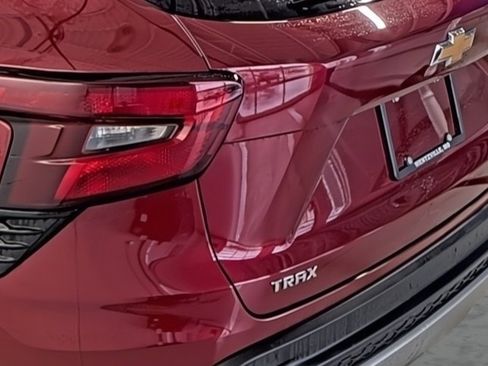 Used 2025 Chevrolet Trax LT w/ Driver Confidence Package image 10