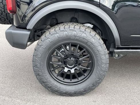 New 2025 Ford Bronco 4-Door image 3