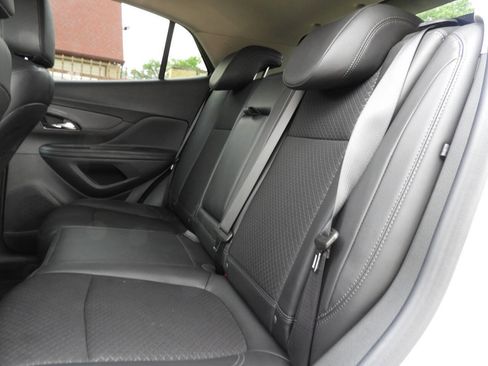 Used 2021 Buick Encore Preferred AWD/4WD image 22