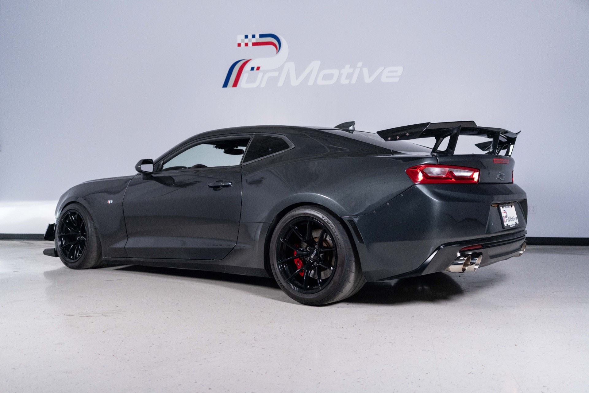 Used 2018 Chevrolet Camaro SS RWD image 12