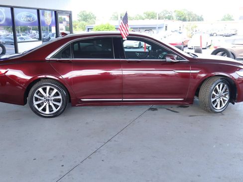 Used 2018 Lincoln Continental Premiere FWD image 4