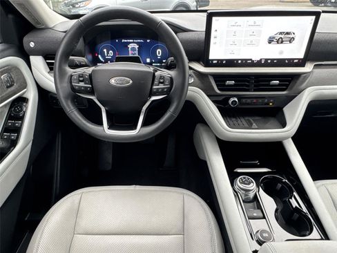Certified 2025 Ford Explorer Platinum w/ Ultimate Package image 22