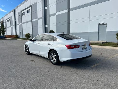 Used 2017 Chevrolet Malibu LS image 2