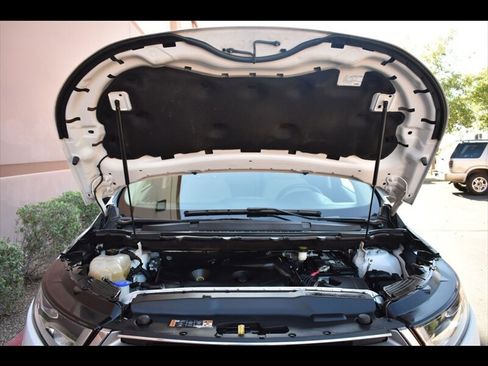 Used 2016 Ford Edge SEL image 38