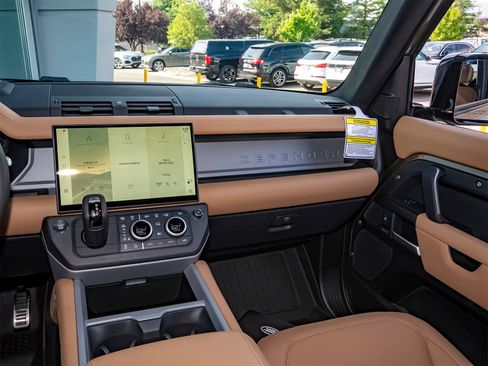 New 2026 Land Rover Defender 110 X AWD/4WD image 40