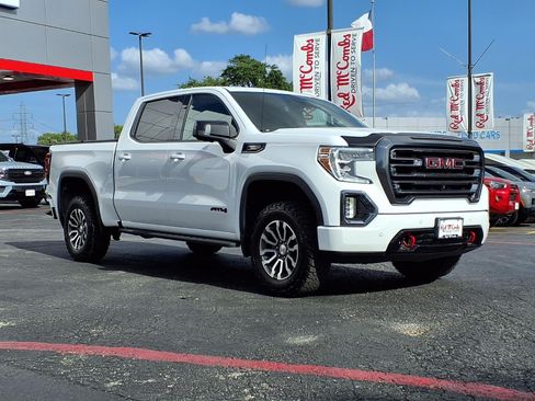 Used 2021 GMC Sierra 1500 AT4 w/ AT4 Premium Package AWD/4WD image 4