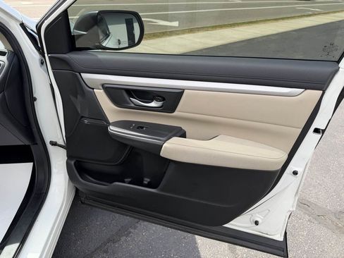 Used 2017 Honda CR-V LX image 19