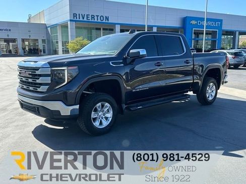 Used 2022 GMC Sierra 1500 SLE AWD/4WD image 1