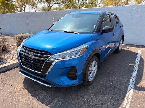 Used 2021 Nissan Kicks S FWD image 2