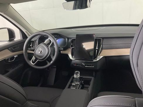 New 2026 Volvo XC90 B6 Plus w/ Protection Package Premier image 31