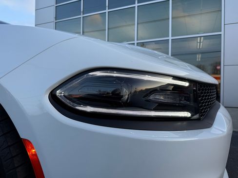 Used 2016 Dodge Charger SRT w/ Harman/Kardon Audio Group image 14
